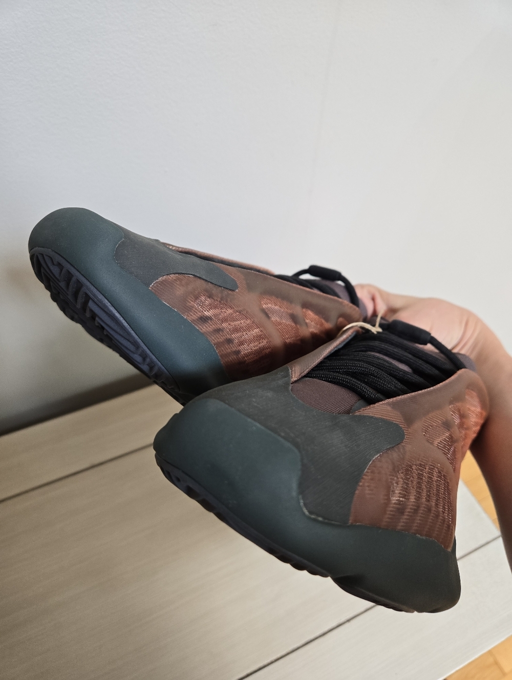 Adidas Yeezy 700 V3 'Copper Fade' Men's Lifestyle Shoes GY4109 Size 10.5 - Picture 11 of 13